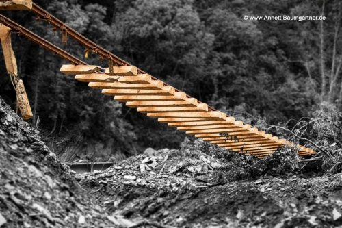 Flut-Ausstellung_Baumgartner_Bahnschien1_ohneSig