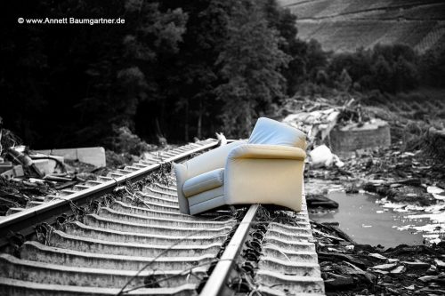 Flut-Ausstellung_Baumgartner_Sessel_ohneSig